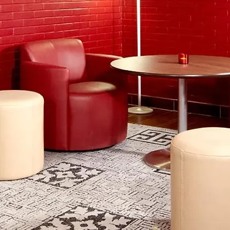 Hotel Campanile Sud - Pont De L'arc 3*