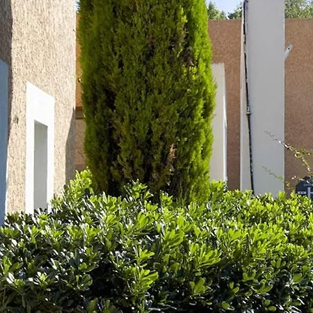 كامبانيل إيه أون بروفينس سود بونت دي لارك آيكس أومبروفينس